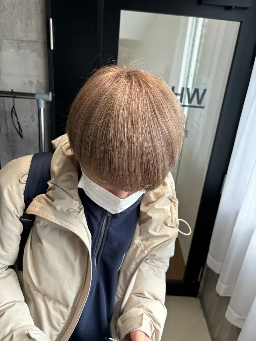 カラー ヘアアレンジ メンズ ベージュカラー ミルクティーベージュ カット ヘアカラー トリートメント _WHITE / KENTOのヘアスタイル