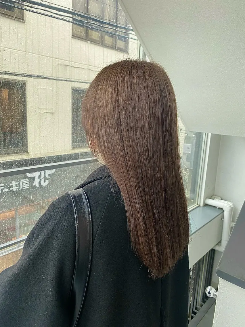 ロング カラー ベージュカラー ブリーチ ケアストレート ハナシロミサキのヘアスタイル