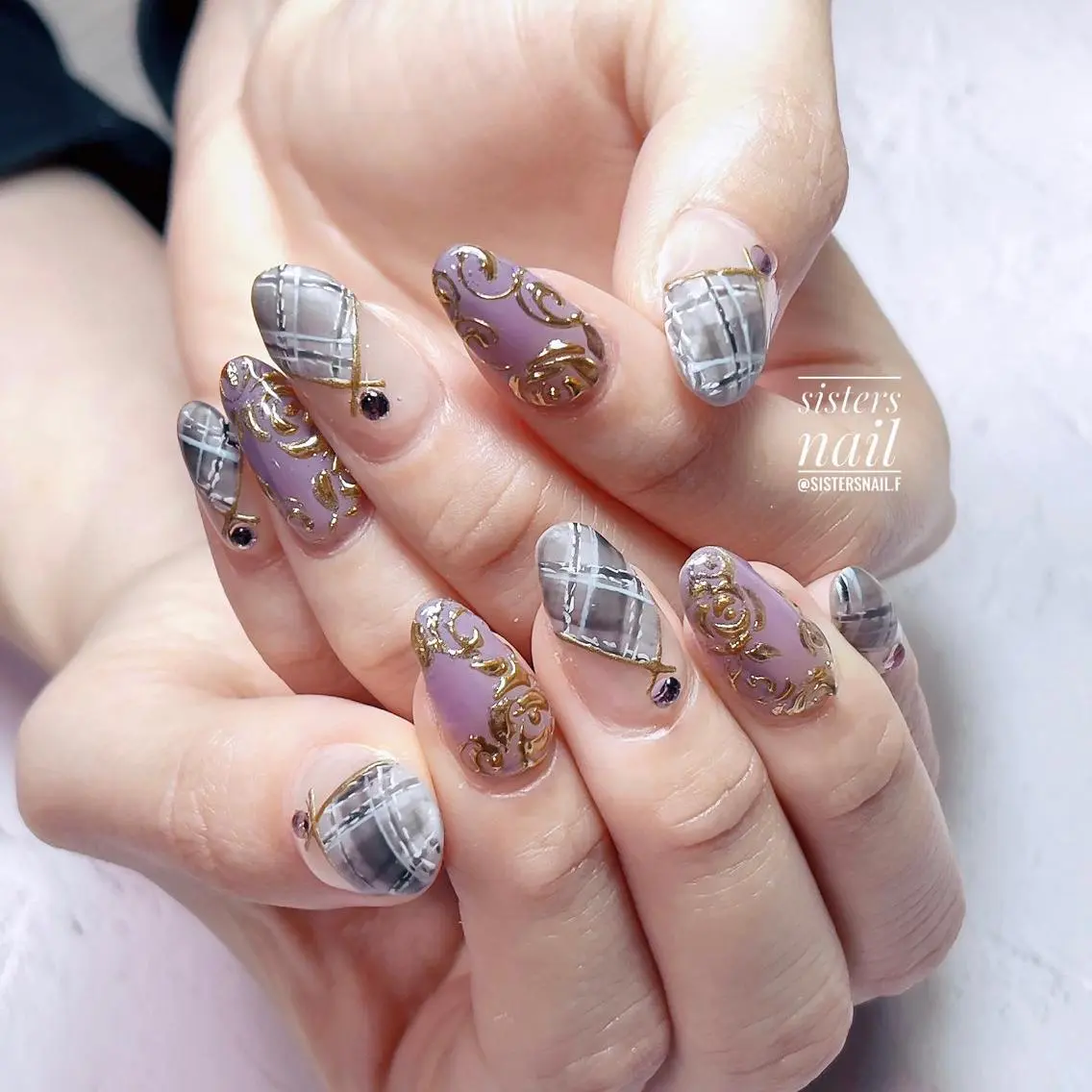ネイル アートネイル ゴールド sisters nail.fのネイルデザイン