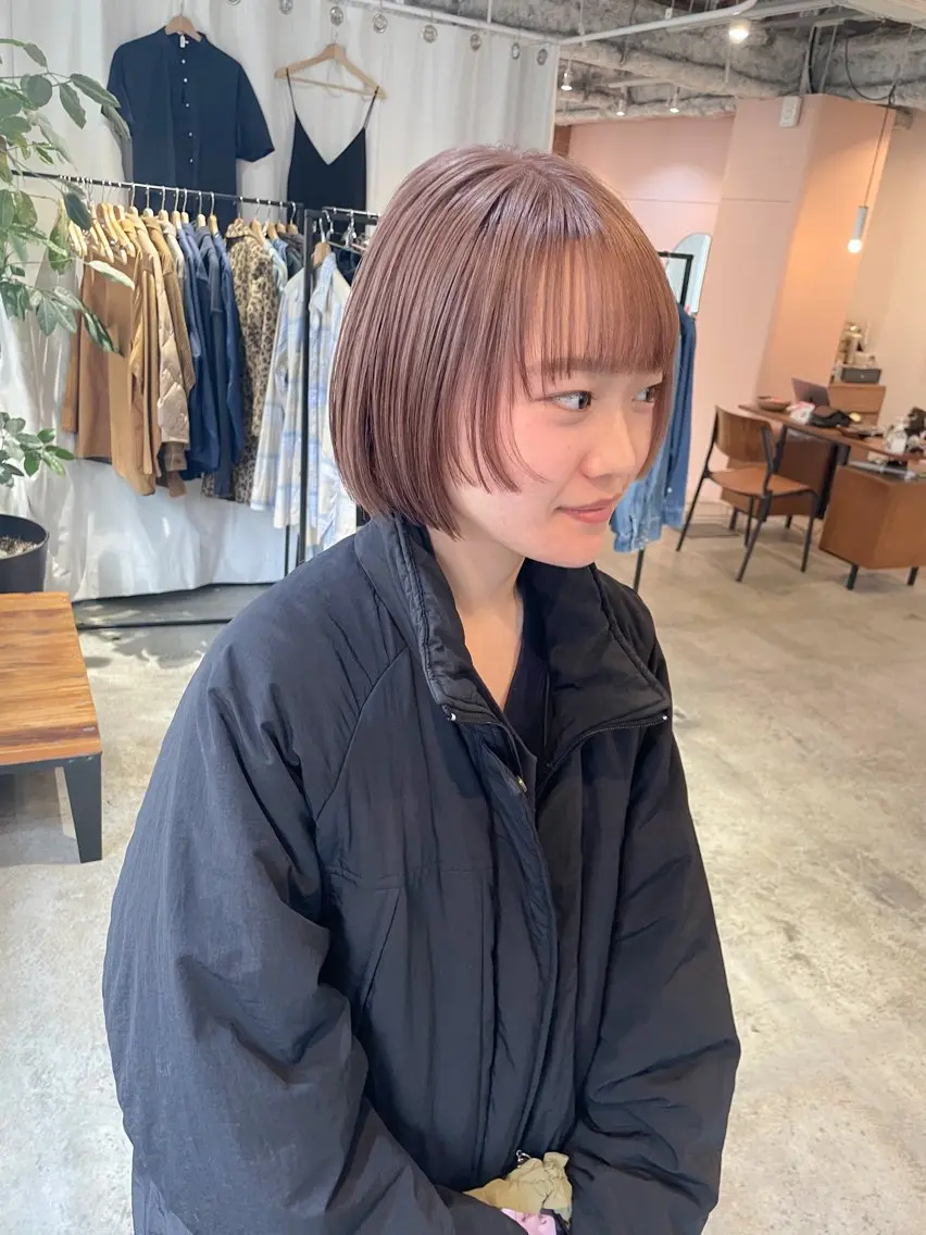 ショート カラー ベージュカラー 黒髪 ブリーチ ボブ カット ヘアカラー Takuma Suzuki中目黒のヘアスタイル