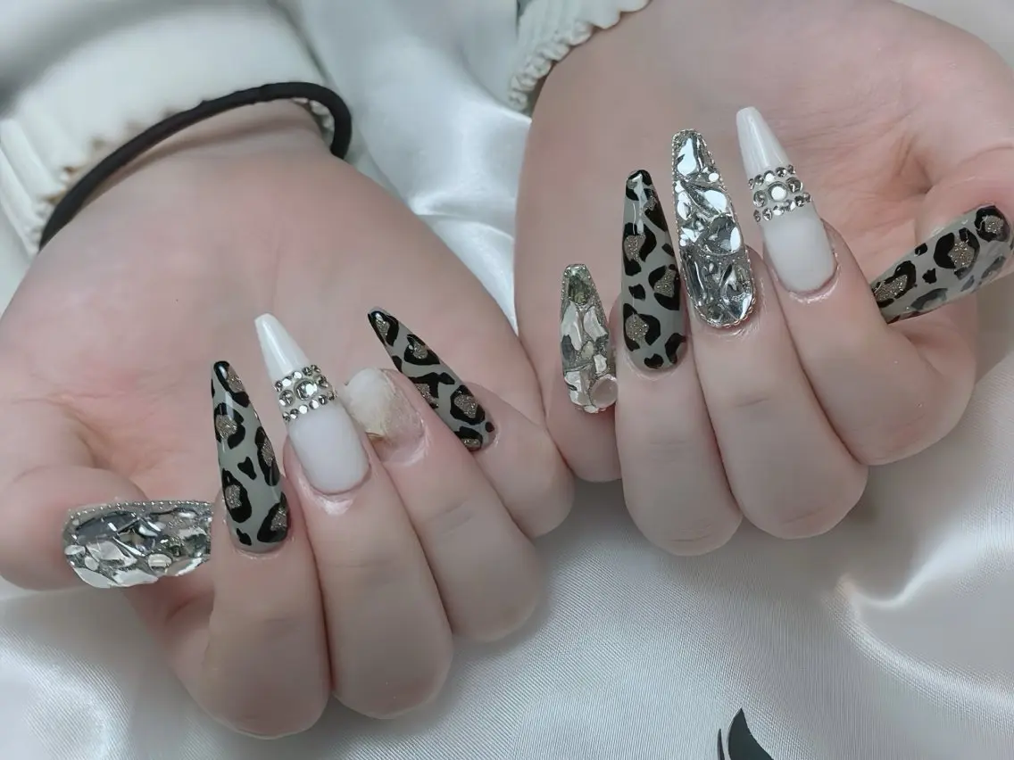 ネイル アートネイル ハロウィン ロングネイル スカルプネイル ネイルチップ ハンドネイル Rin Nail 新大久保店のネイルデザイン