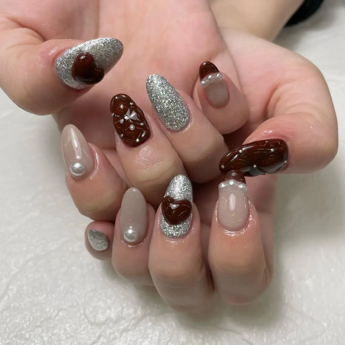 ネイル フレンチネイル ハート 持ち込み 赤色 冬ネイル MINORI Nail&Waxのネイルデザイン