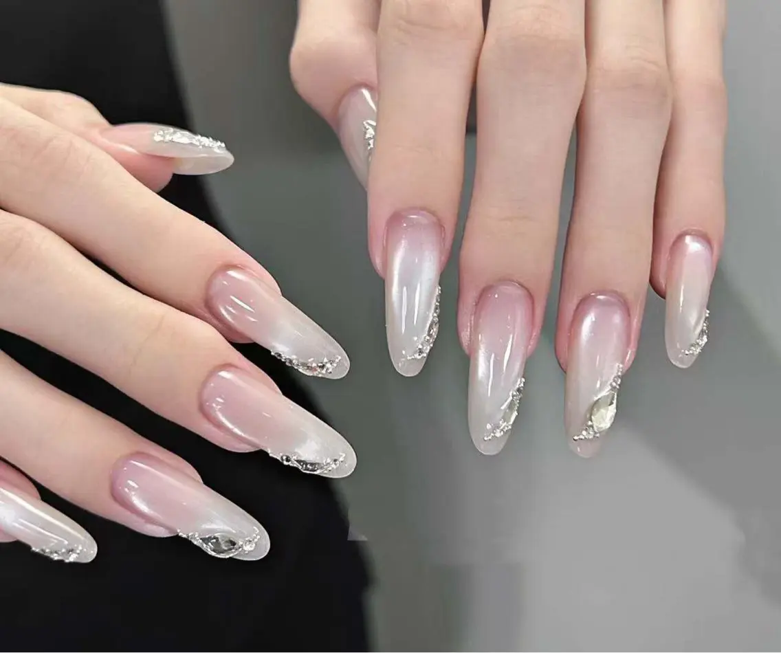 ネイル オーロラネイル フラワーネイル フットネイル フレンチネイル ジェルネイル ハンドネイル BabyYouMi nailのネイルデザイン