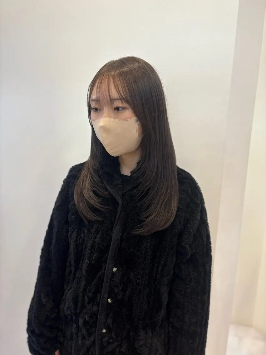 ロング レイヤーカット MONA HIYORIのヘアスタイル