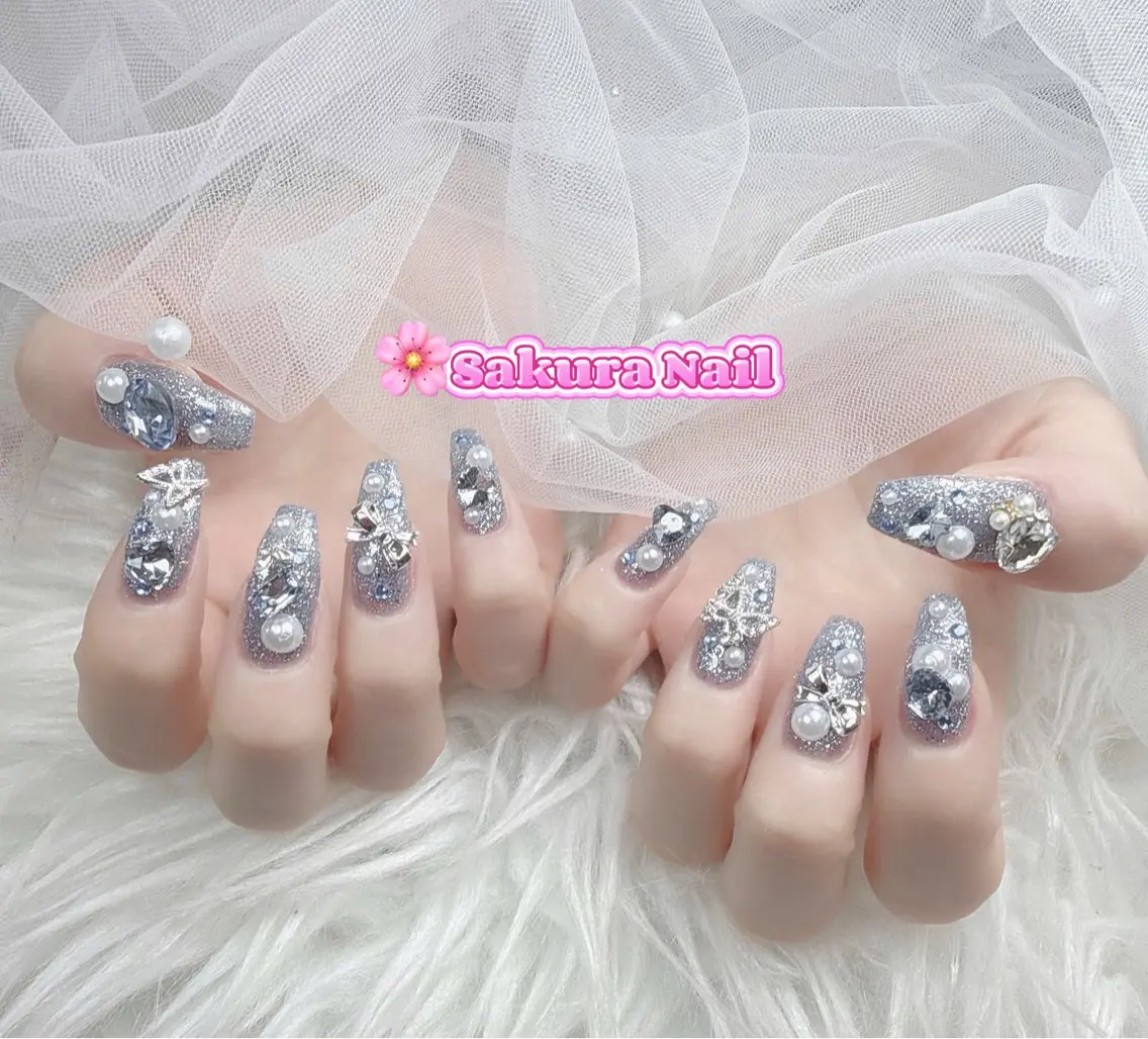 ネイル アートネイル オーロラネイル ボルドー チークネイル フレンチネイル ハンドネイル Sakura Nail Salonのネイルデザイン
