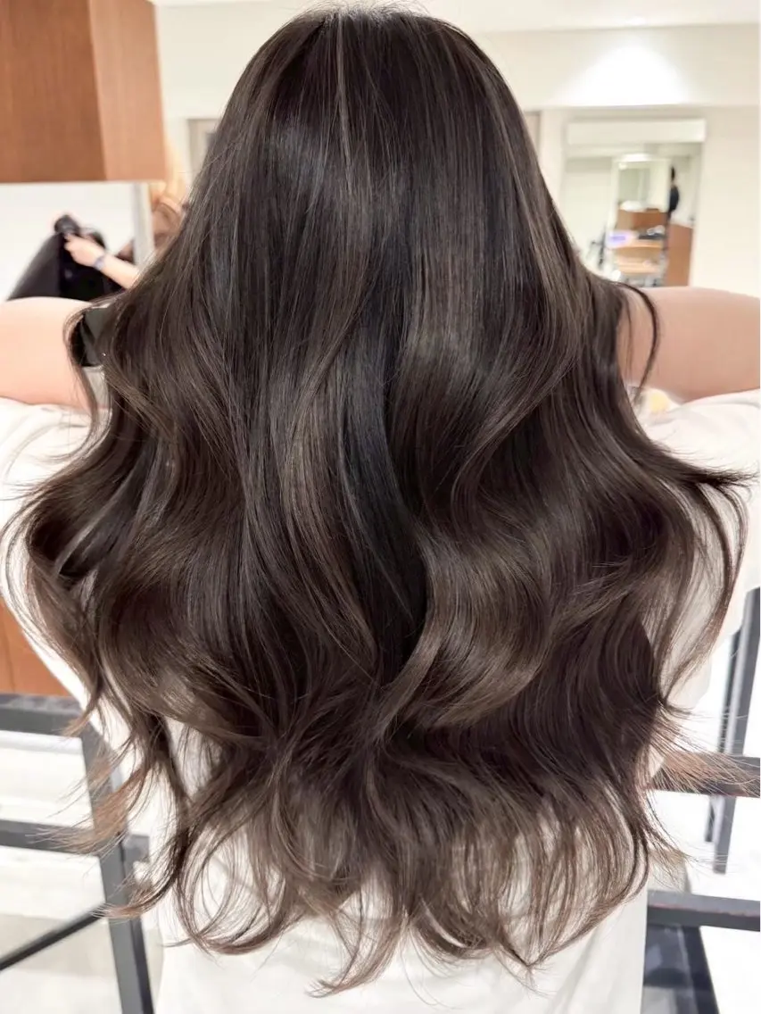 ロング カラー ハイライトカラー ハイライト レイヤーカット 新實 ゆりあのヘアスタイル