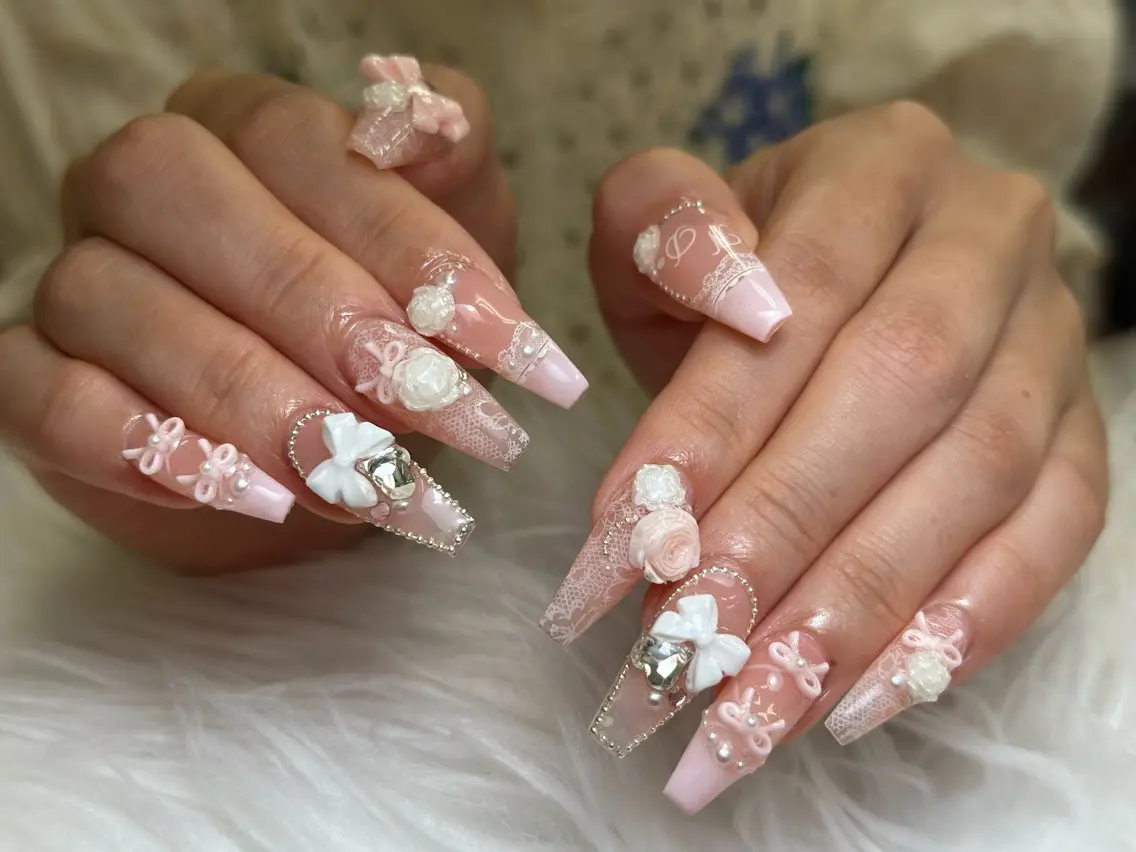 ネイル チークネイル ドット フレンチネイル グラデーション 韓国ネイル ハンドネイル Lisa Nail Salonのネイルデザイン