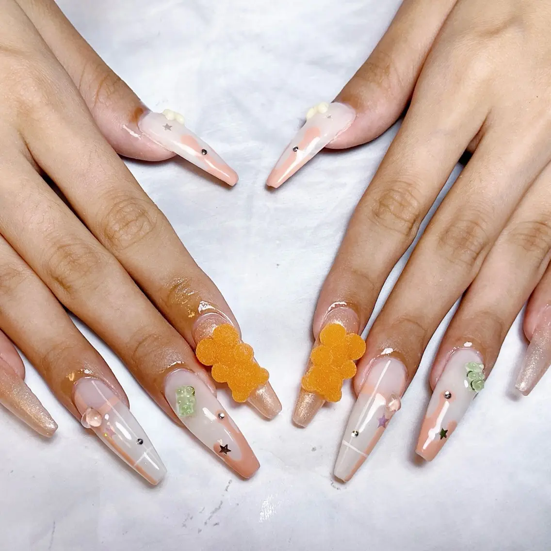 ネイル ハンドネイル 🍭Yun nail hyejin🌸のネイルデザイン