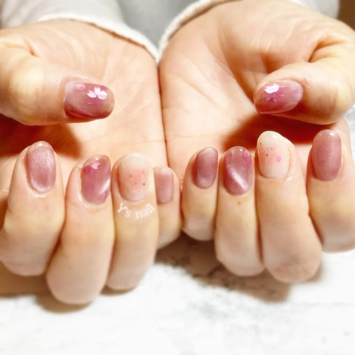 ネイル 桜ネイル マグネットネイル 手書きが得意🖌️ Y’s  nailのネイルデザイン