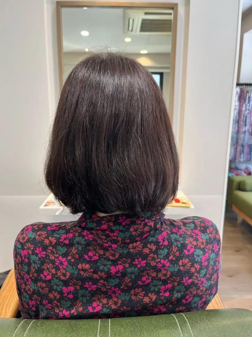 ミディアム 小鴨 美佳のヘアスタイル