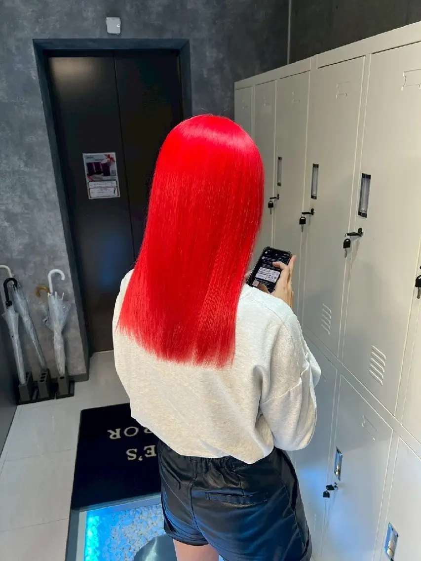 カラー ロング 地雷系🎀ハイトーン 💙荒川結星のヘアスタイル