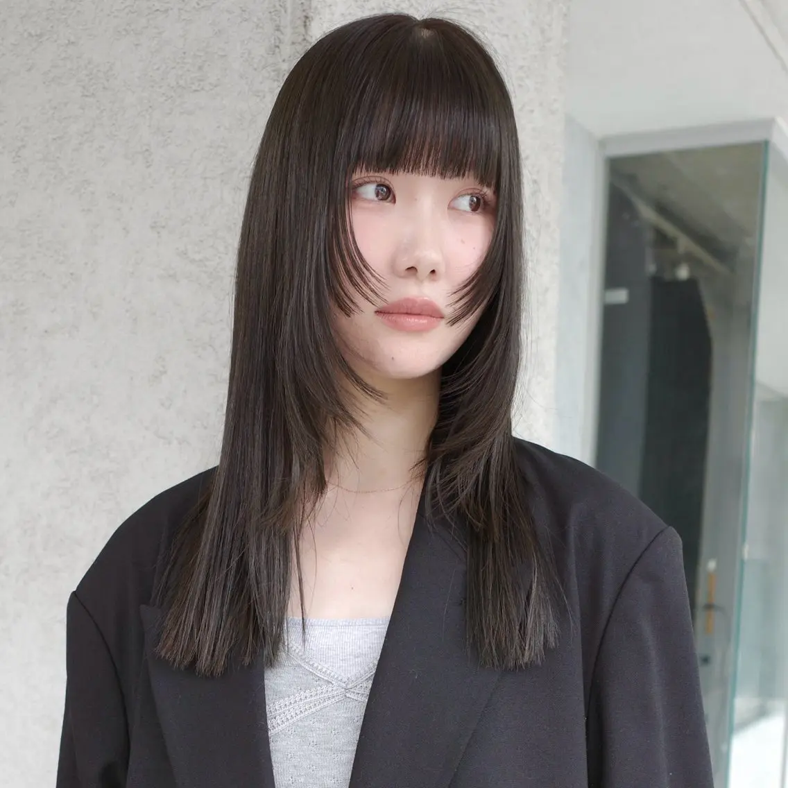 ミディアム カラー ブリーチ 透明感カラー ダブルカラー ブリーチなしカラー 顔まわりレイヤー カット ヘアカラー トリートメント nonoka オリーブ/レイヤーのヘアスタイル