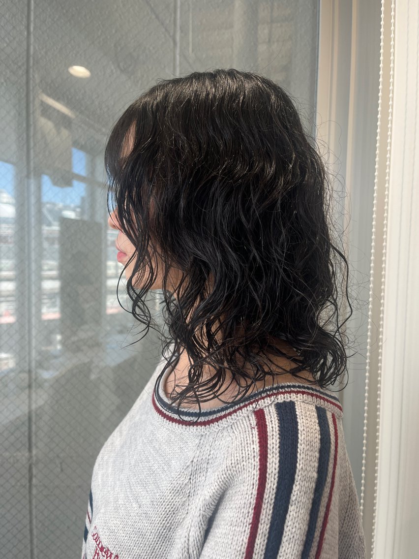 ロング パーマ レイヤーカット カット パーマ 藤原 歩香のヘアスタイル