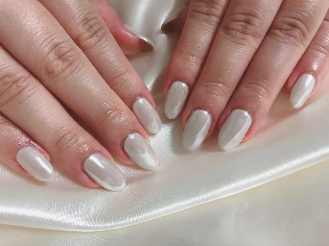 ネイル オーロラネイル ワンカラーネイル ハンドネイル mogunail &blowのネイルデザイン