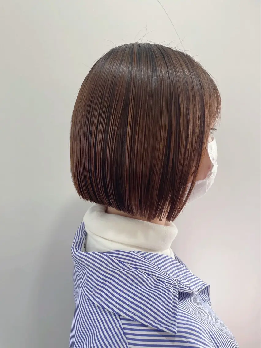 ショート ボブ カット ヘアカラー 塔崎 りこのヘアスタイル