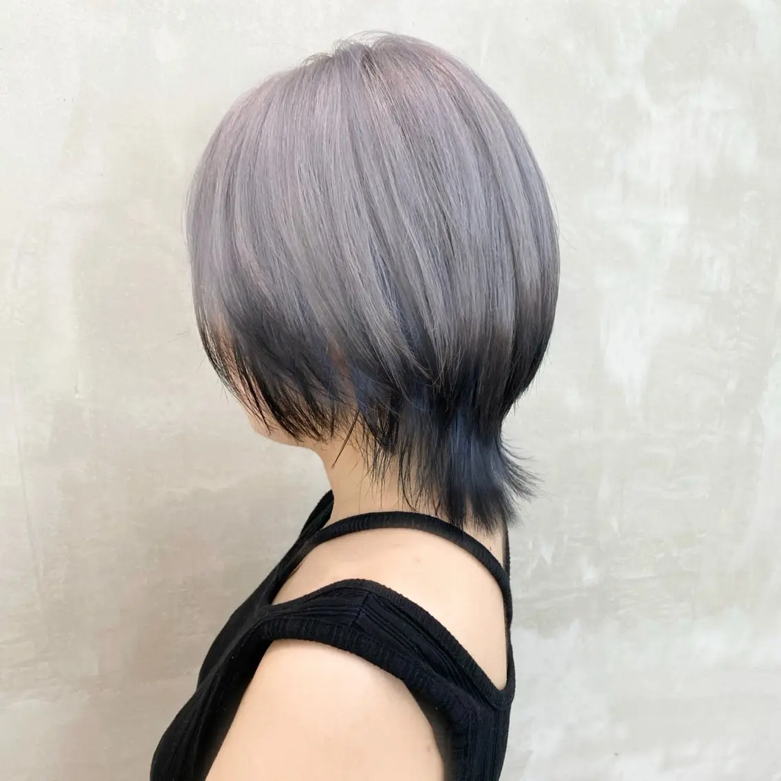 ショート カラー ブリーチ デザインカラー グレージュ ハイトーンカラー インナーカラー カット ヘアカラー ウルフカット/ハイト ーン/ayamiのヘアスタイル