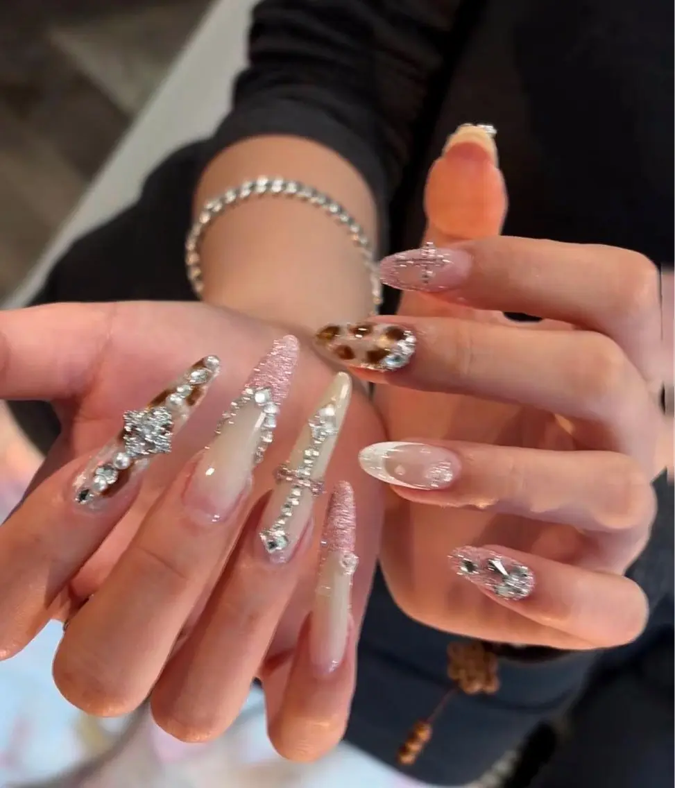 ネイル ハンドネイル Rina Mika Nailsのネイルデザイン