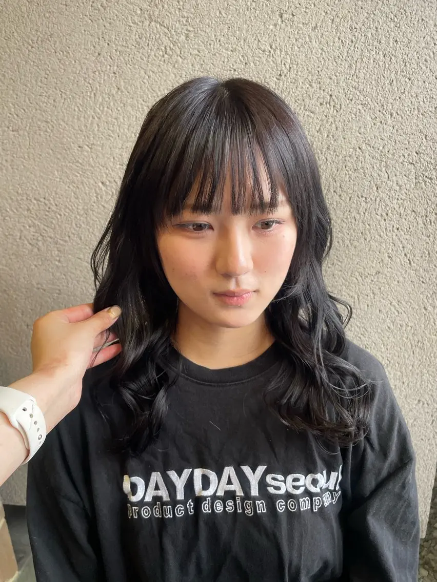 セミロング カラー 黒髪 ヘアカラー トリートメント SARAJU仁川 _aya🌼のヘアスタイル