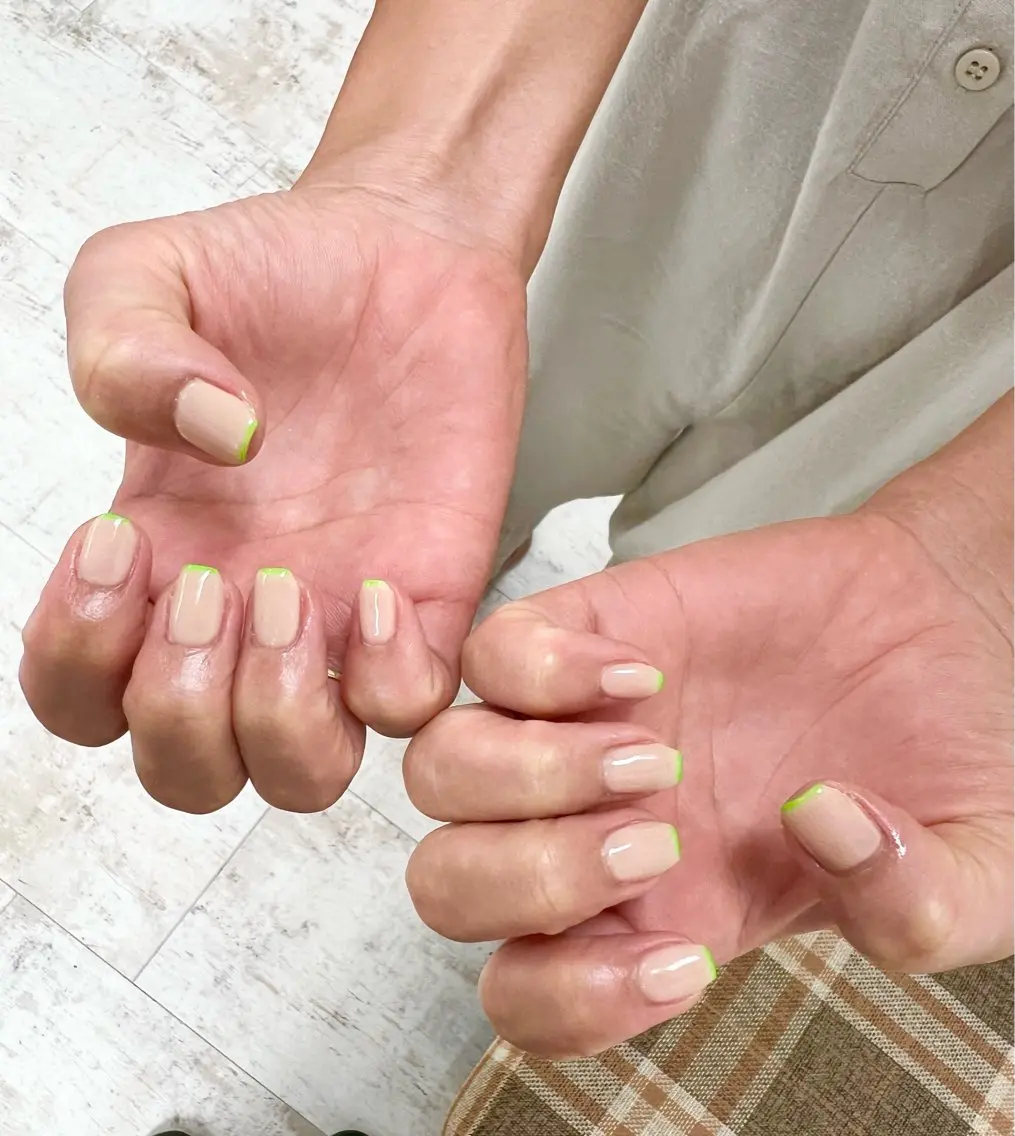 ネイル フレンチネイル 吉田 里菜のネイルデザイン