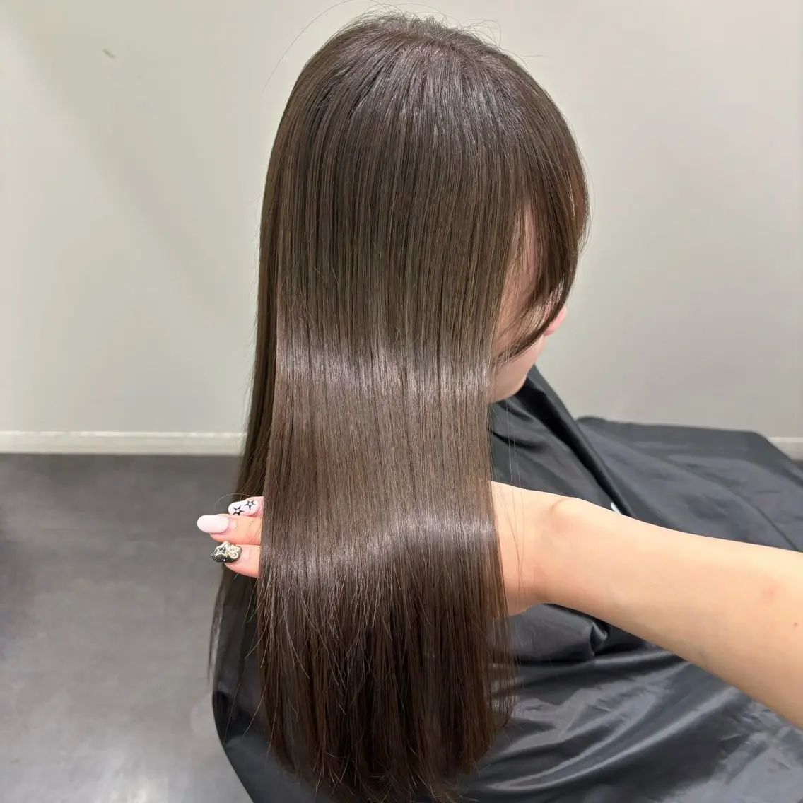 ロング カット ヘアカラー トリートメント 盛れる透明感カラー momokaのヘアスタイル