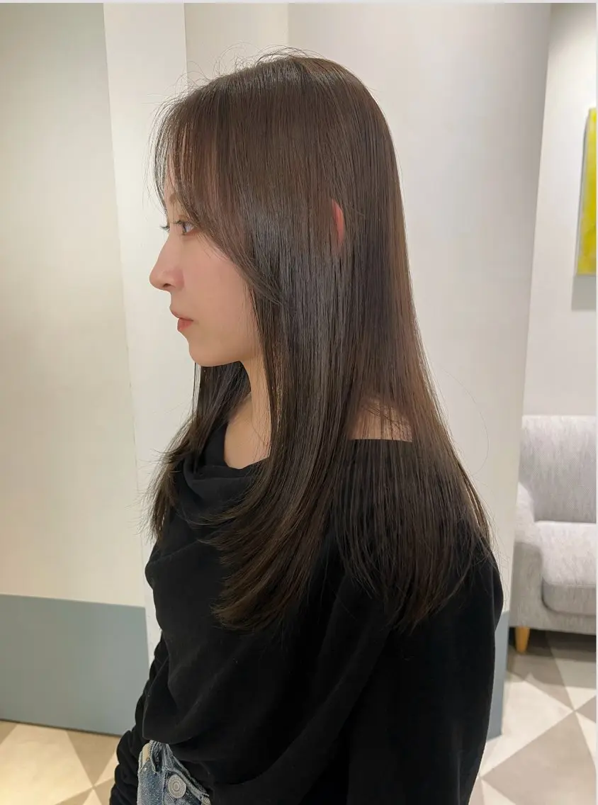 ミディアム 成岡 愛美のヘアスタイル