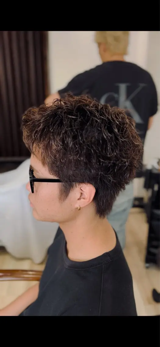 パーマ メンズ メンズパーマ スパイキーショート カット パーマ 亀井 慎太郎のヘアスタイル