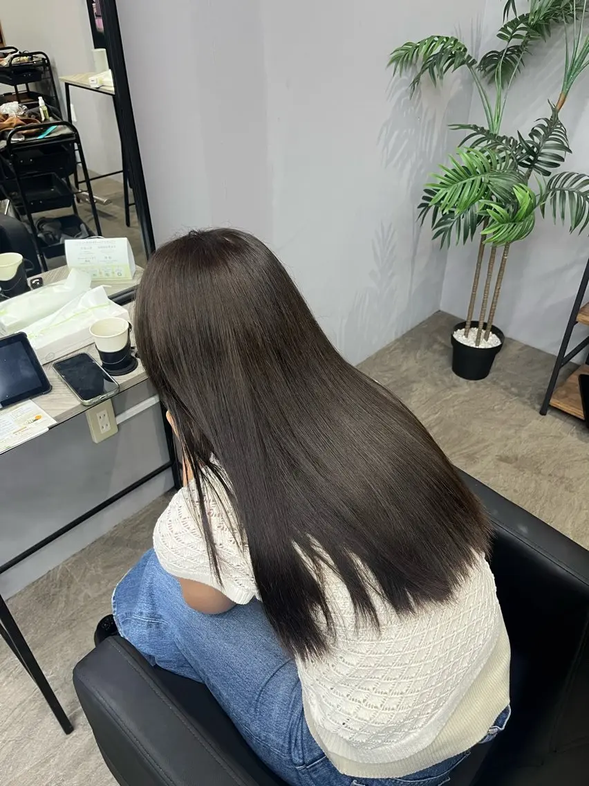 カラー アッシュ アッシュグレー 透明感カラー 森根 京哉のヘアスタイル