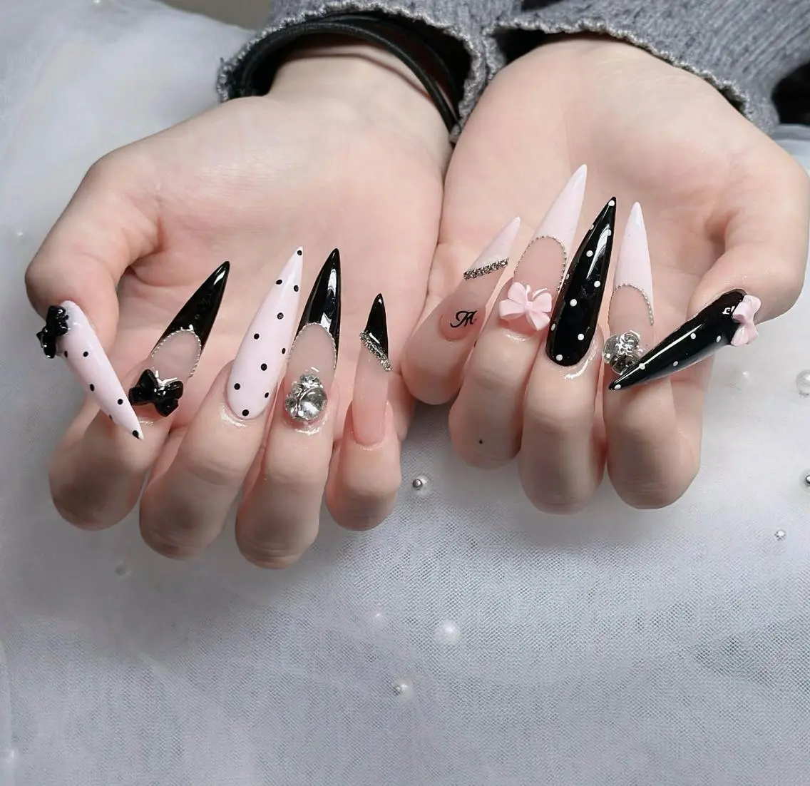 ネイル フレンチネイル ジェルネイル ハロウィン 韓国ネイル マグネットネイル ハンドネイル H.baby Nail Salonのネイルデザイン