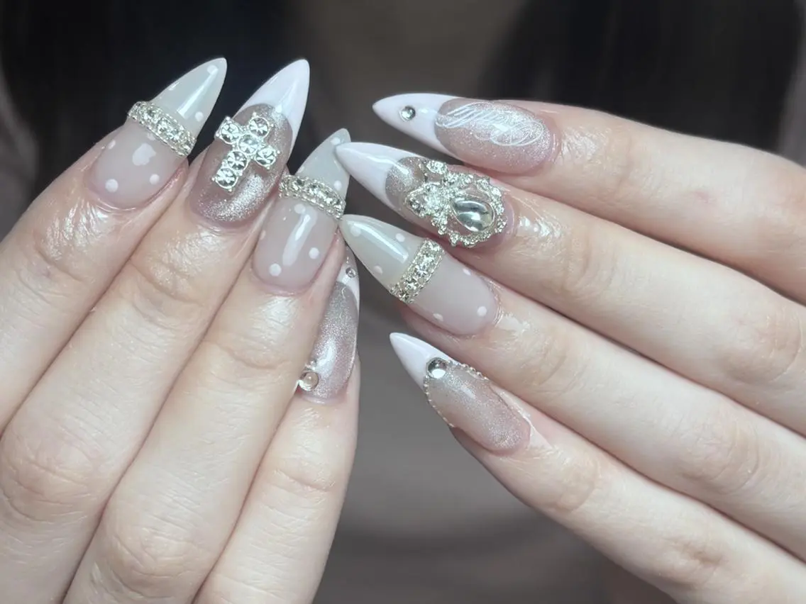 ネイル 長さ出し グラデーション 卒業式 キラキラネイル マグネットネイル ハンドネイル YUNA Belle Nail 池袋のネイルデザイン