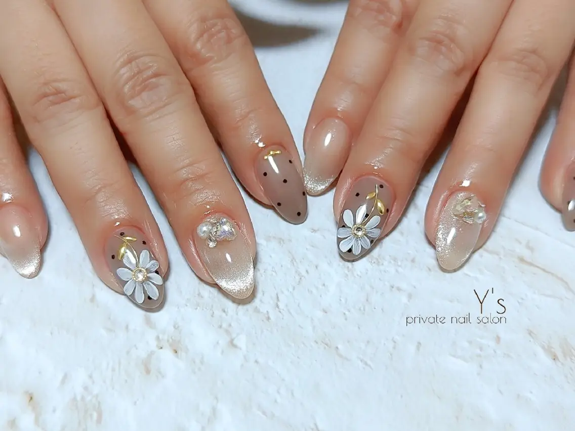 ネイル ハンドネイル YUMI NAGAI  のネイルデザイン