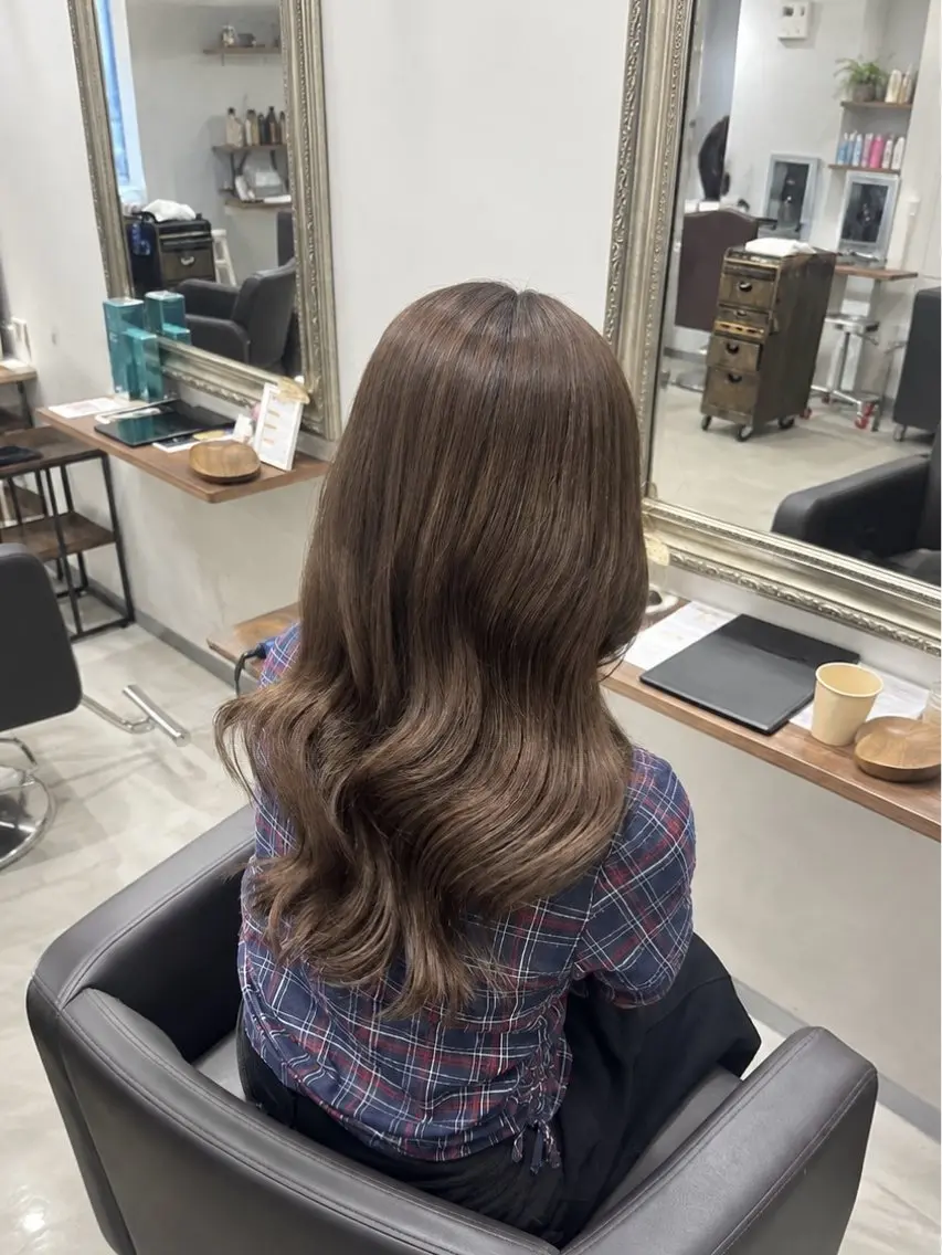 カラー 石渡 美涼のヘアスタイル