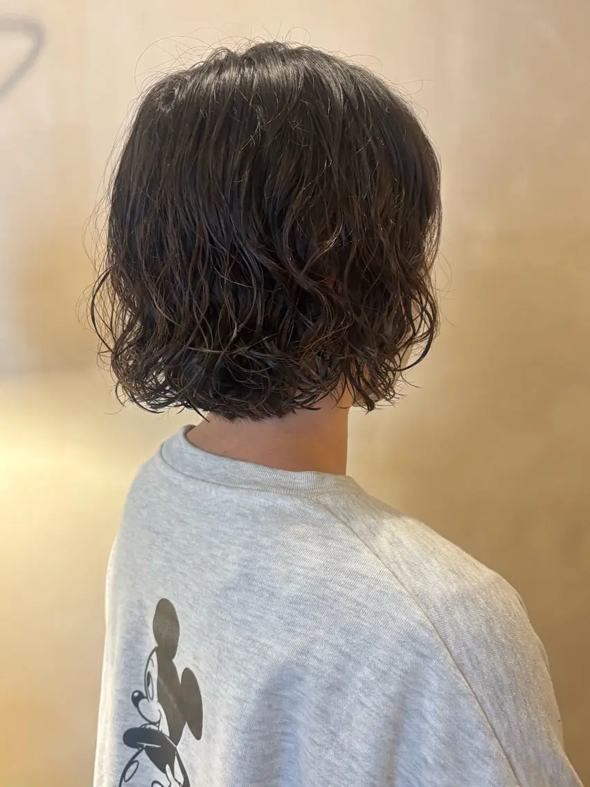 ミディアム パーマ ミディアムパーマ ボブ カット パーマ シンバヒナノ/パーマ レイヤー/髪質改善のヘアスタイル