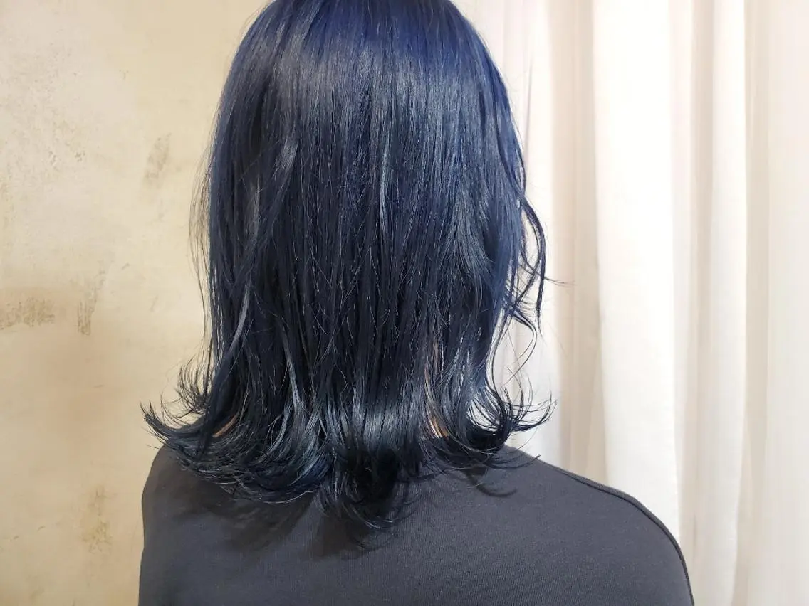 ミディアム カラー ブリーチ ブルーカラー ネイビーカラー パ ルのヘアスタイル