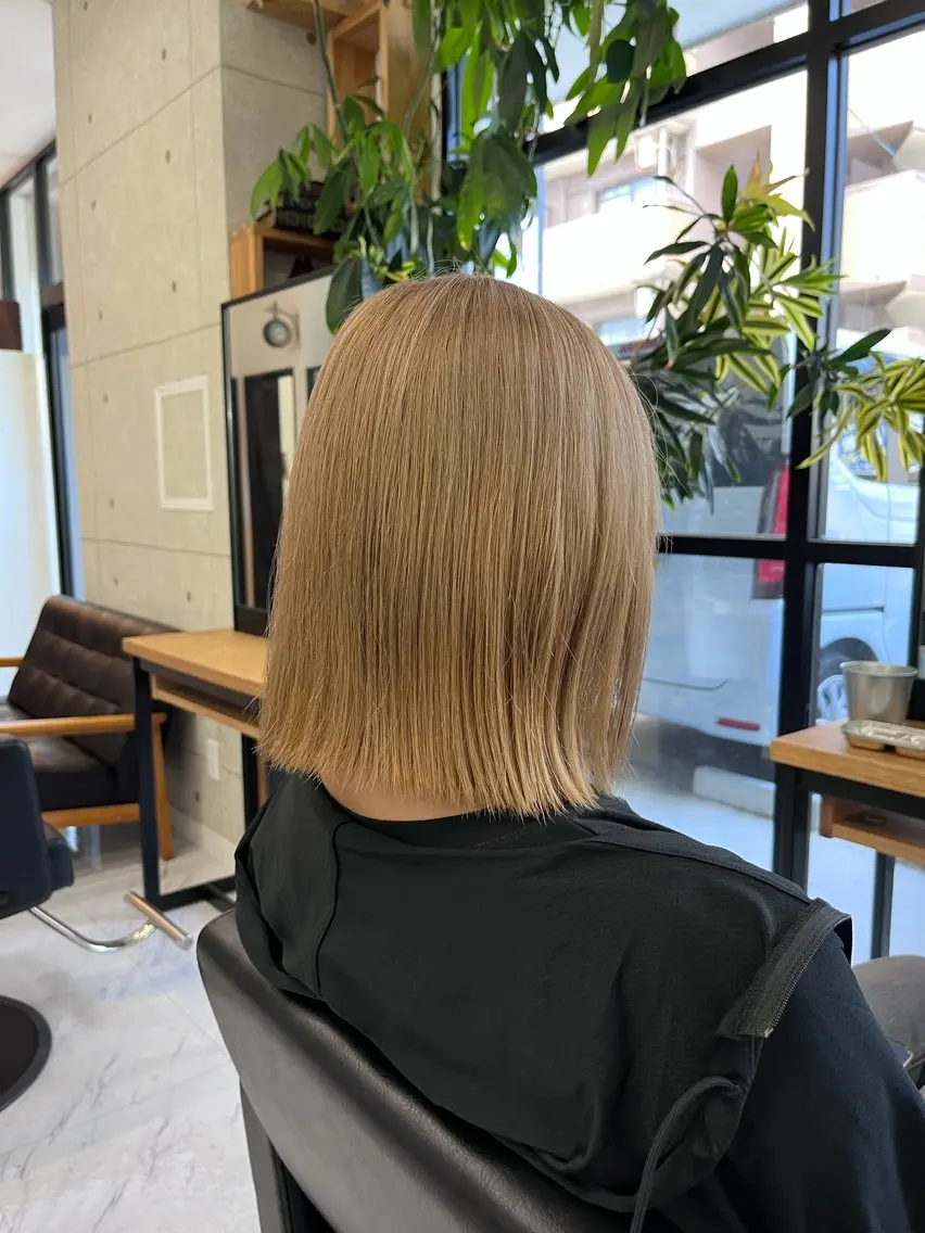 ショート カラー ベージュカラー ミルクティーベージュ ヘアカラー トリートメント ダブルカラー メンズパーマ大成のヘアスタイル