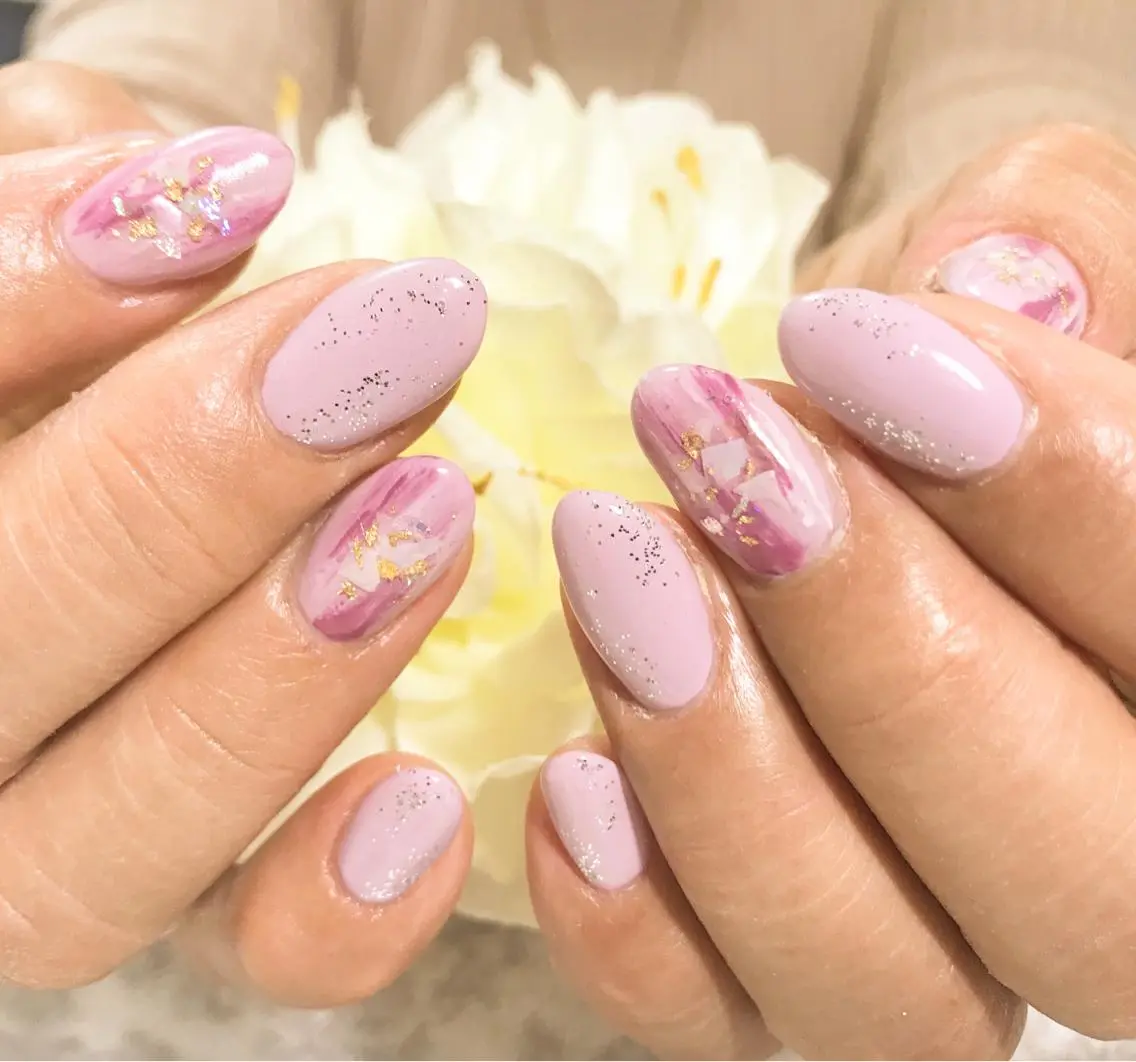 ネイル フットネイル パープル シンプルネイル 春ネイル ホワイト ハンドネイル nail fufla ♡yamane♡のネイルデザイン
