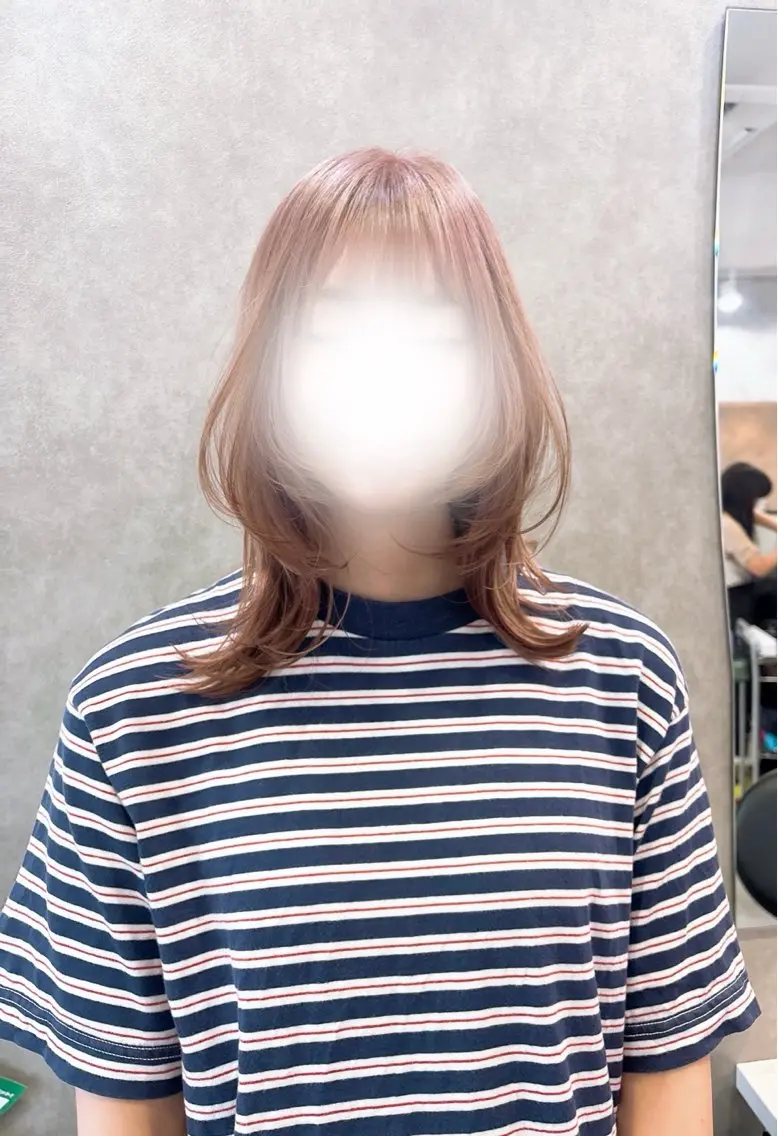 ミディアム カラー ベージュカラー ブリーチ ピンクカラー ピンクベージュ 顔周りカット ヘアカラー _WHITE 天神店 YUMEKA🐻のヘアスタイル