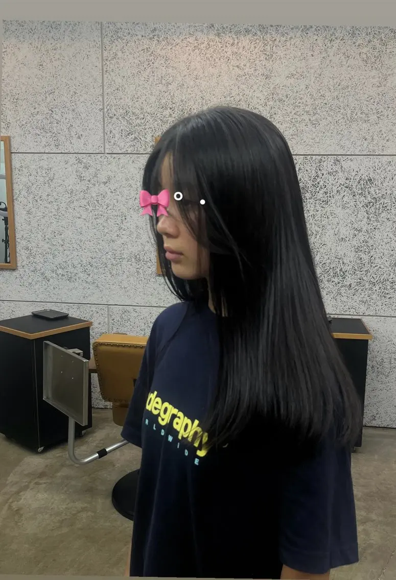 ロング レイヤーカット SEE-SAW． MANAKAのヘアスタイル