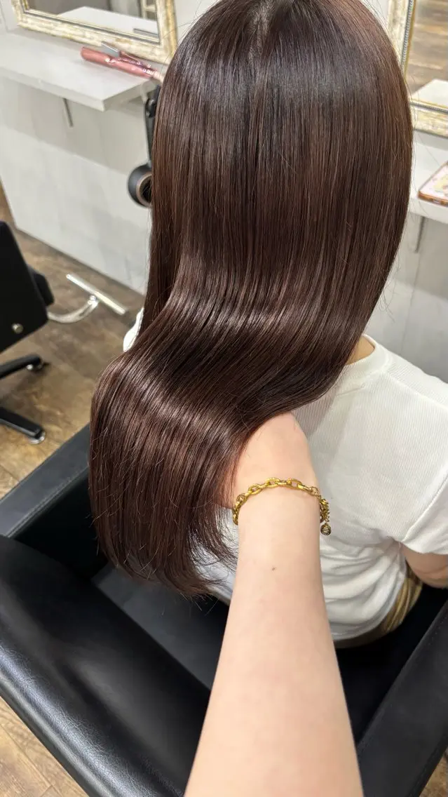 セミロング カラー ブラウンカラー チョコレートブラウン カット ヘアカラー トリートメント Sunny side 大名 RIOのヘアスタイル