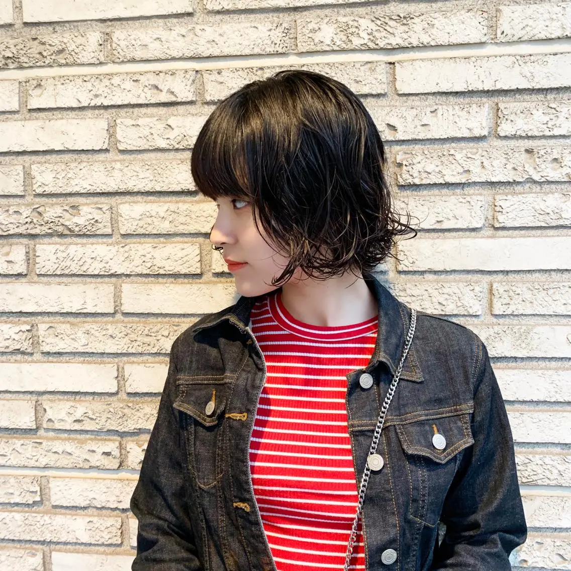 ショート パーマ 外ハネヘア オチ ハナのヘアスタイル