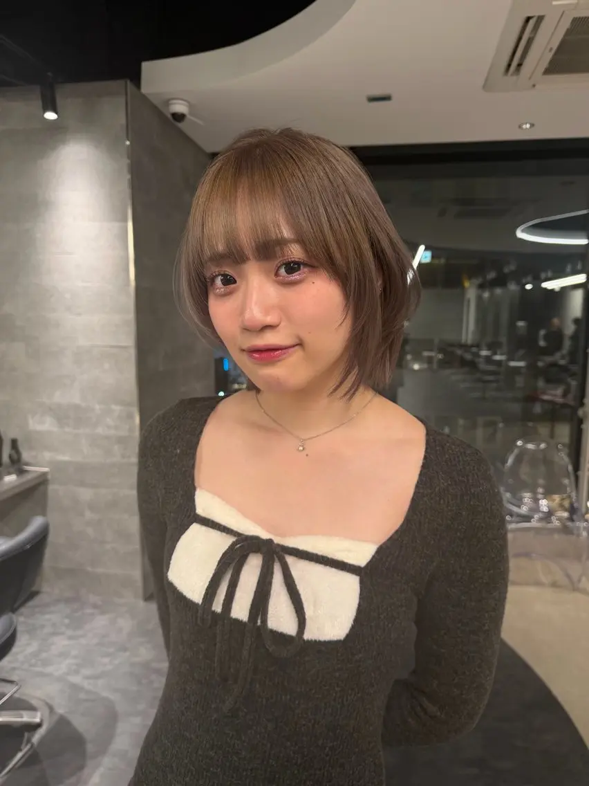 ショート カラー ベージュカラー ブリーチ ダブルカラー ミルクティーベージュ 髪質改善 ヘアカラー トリートメント 透明感カラー🤍/ 韓国ヘア🎀めいのヘアスタイル