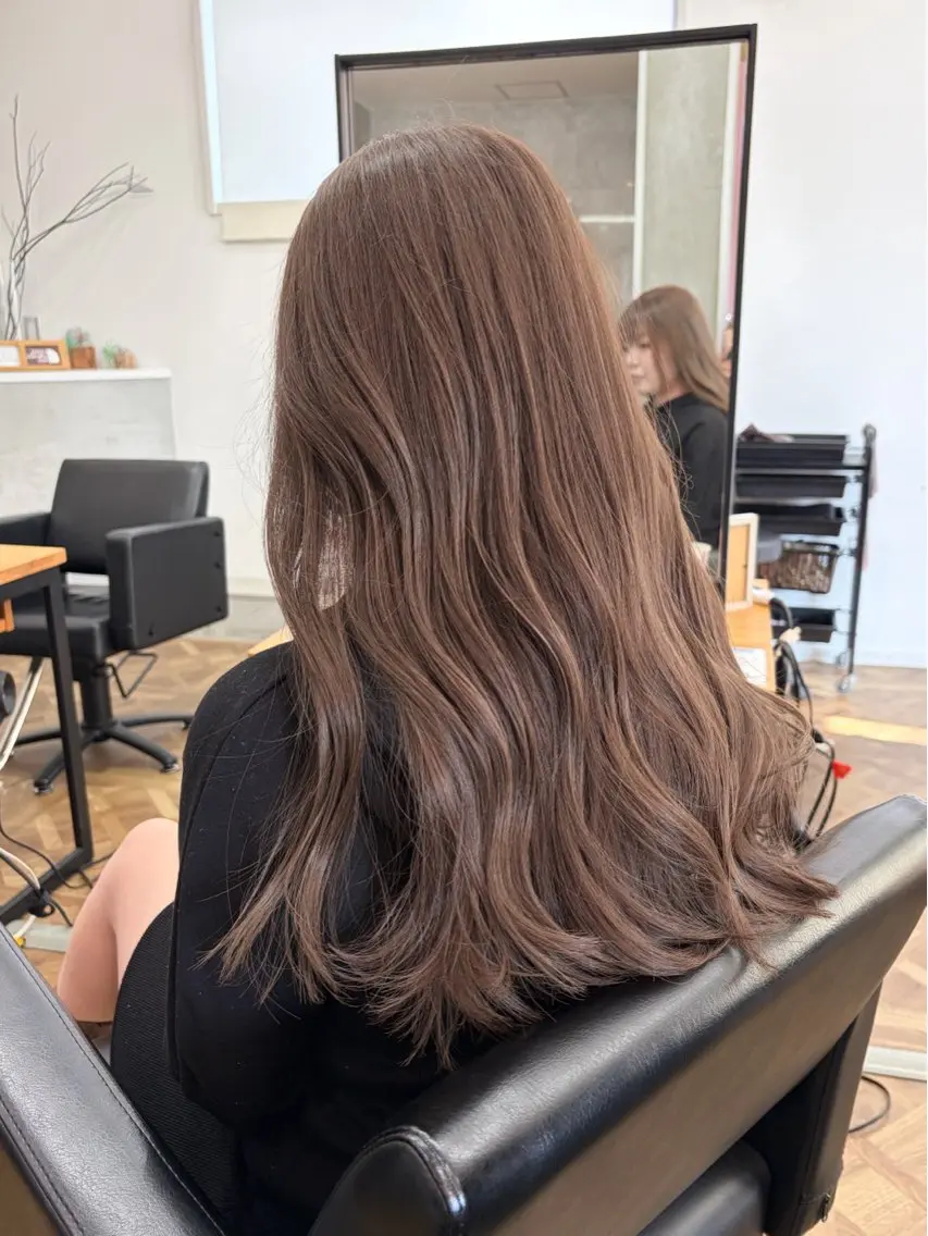 ロング ヘアカラー 渡邉 来星のヘアスタイル