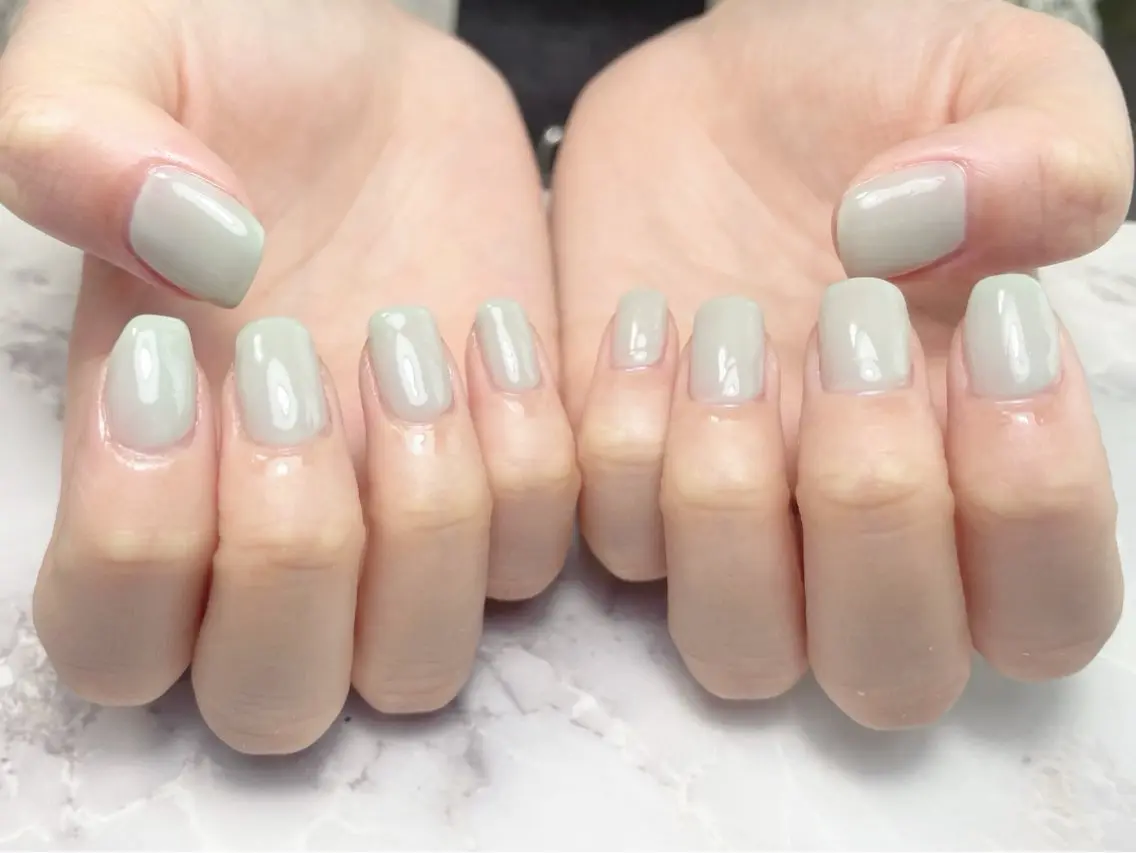 ネイル ジェルネイル グリーン マグネットネイル ニュアンスネイル パラジェル ハンドネイル BLANC.nail yuuのネイルデザイン