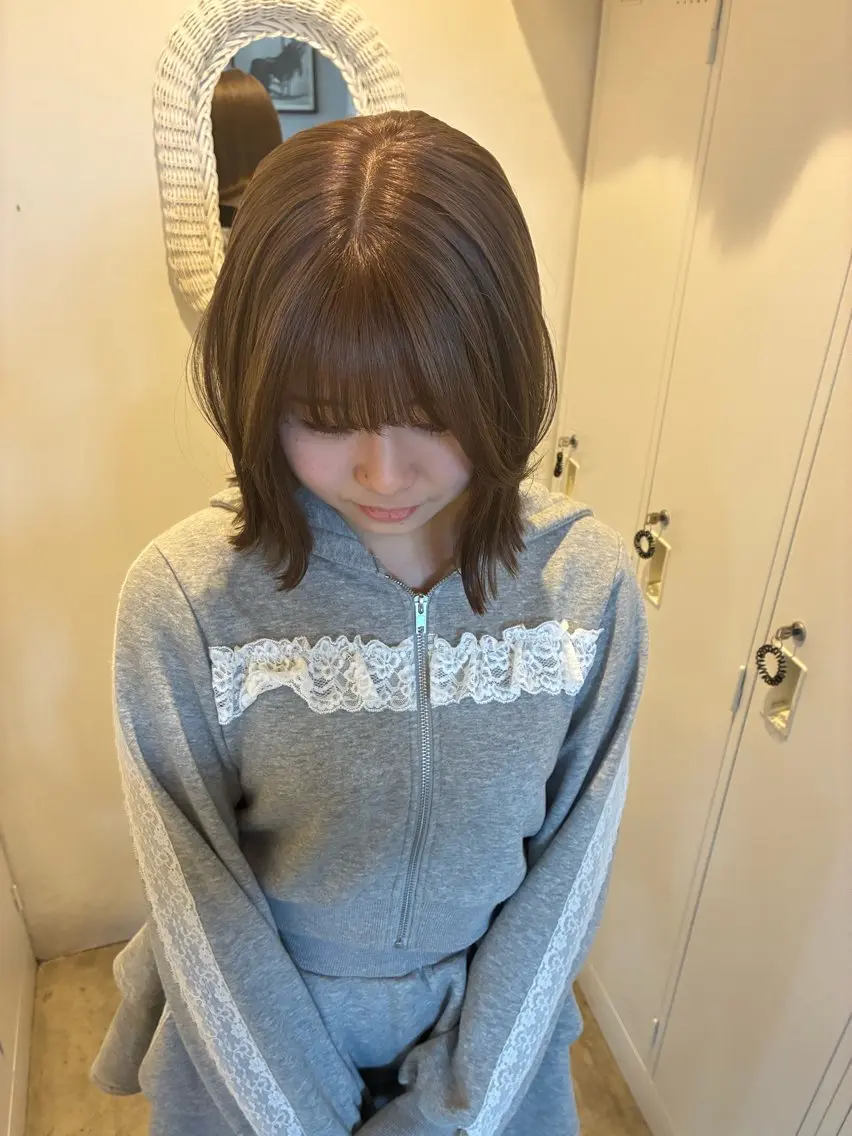 ショート ヘアカラー nacoハイトーン ベージュ🤍のヘアスタイル
