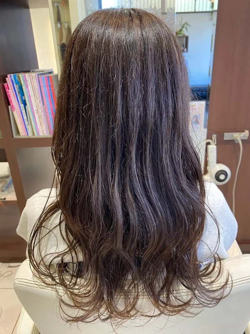 カラー グレージュ オリーブグレージュ オリーブグレー 内山 歩美のヘアスタイル