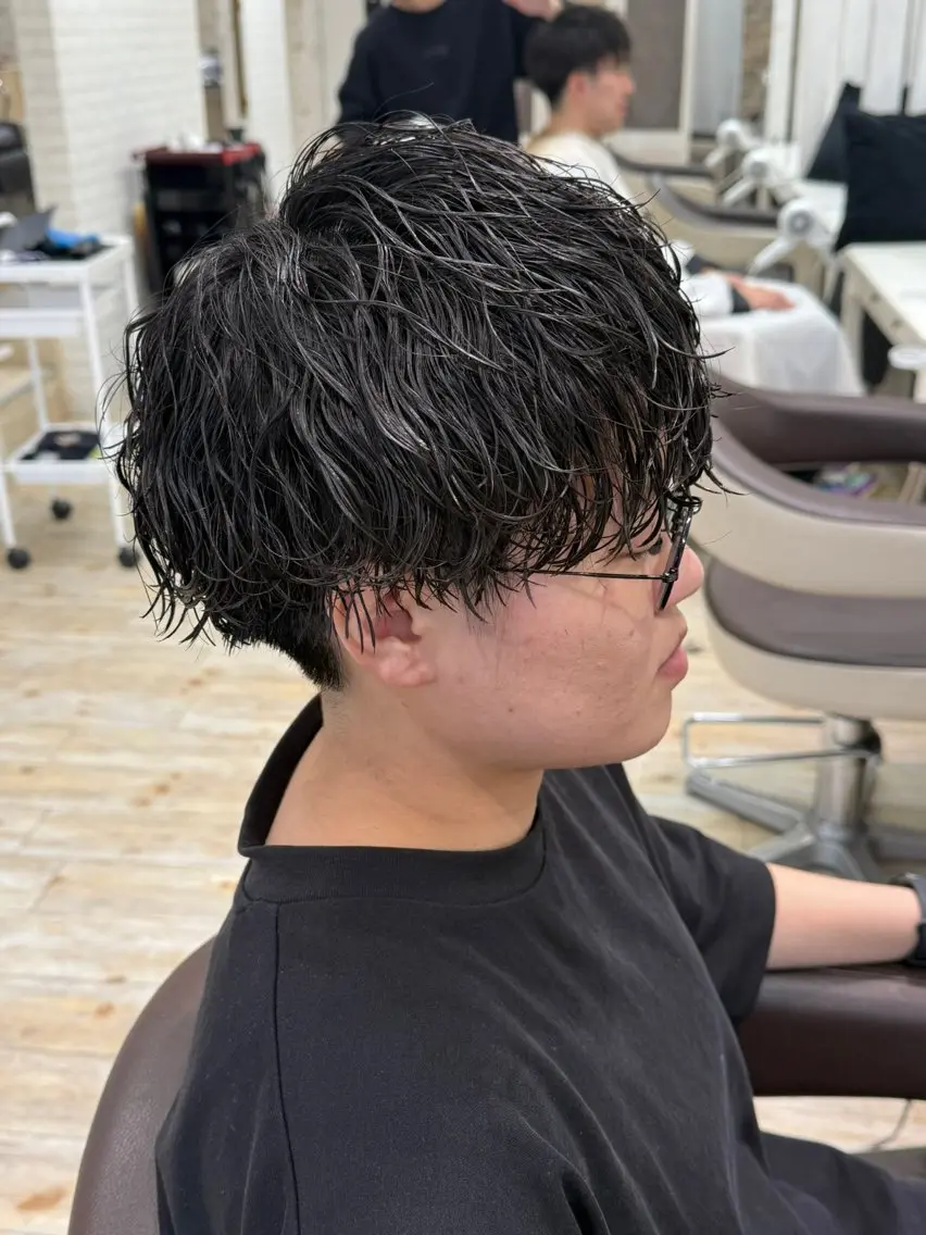 パーマ メンズ メンズパーマ 波巻きパーマ スパイラルパーマ 二宮 真愛のヘアスタイル