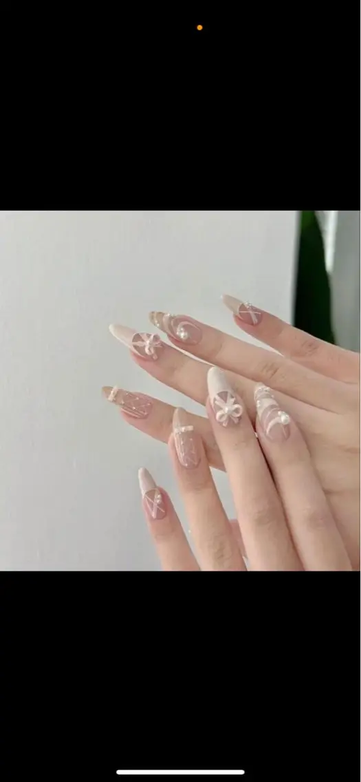 ネイル オーロラネイル チークネイル 長さ出し フットネイル フレンチネイル Lee Nailsのネイルデザイン