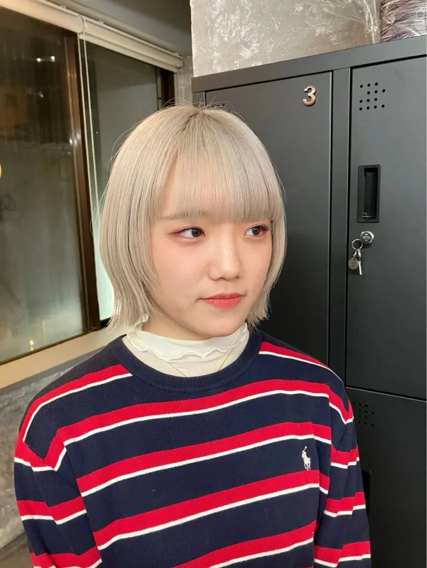 ショート カラー 満岡 聖奈のヘアスタイル
