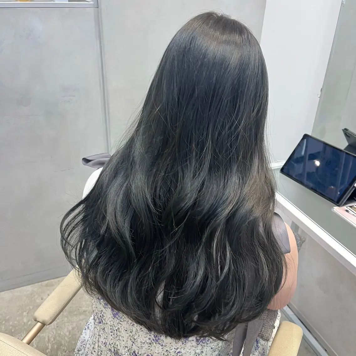 ロング カラー 透明感カラー ダークグレー ダークグレージュ グレージュ Kaede🍁 FILMS 渋谷のヘアスタイル