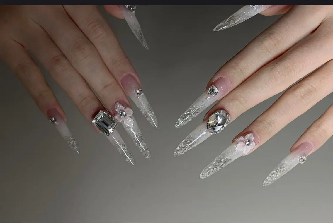 ネイル アートネイル ボルドー フレンチネイル ジェルネイル 氷ネイル・うるうるネイル ハンドネイル H.baby Nail Salonのネイルデザイン