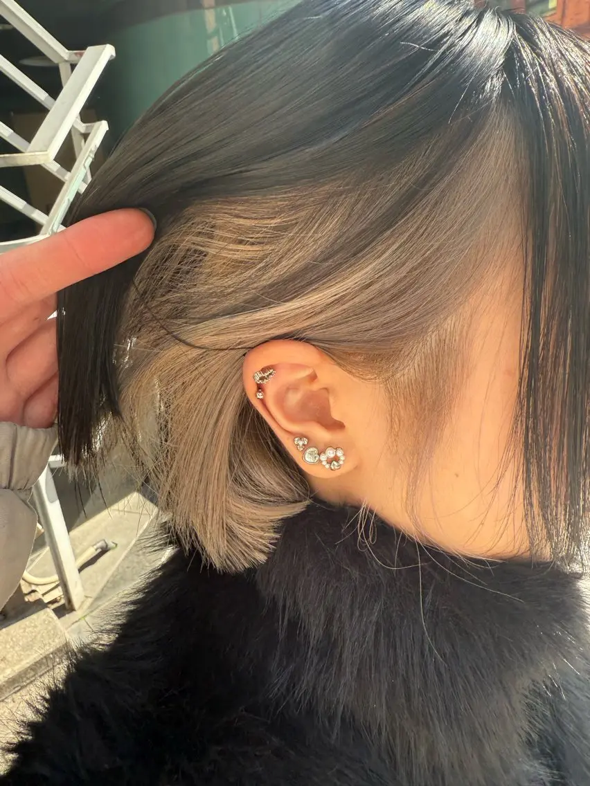 カラー ブリーチ グレージュ ヘアカラー トリートメント 鳴海 快晴のヘアスタイル